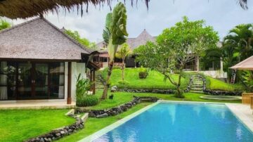 Tropical 4 bedrooms villa in Canggu