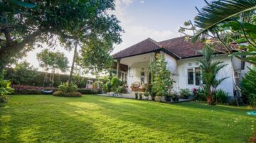 Cute villa with homey feeling and lush garden