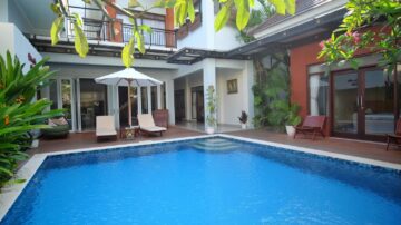 5 bedroom villa in Seseh Close to the beach